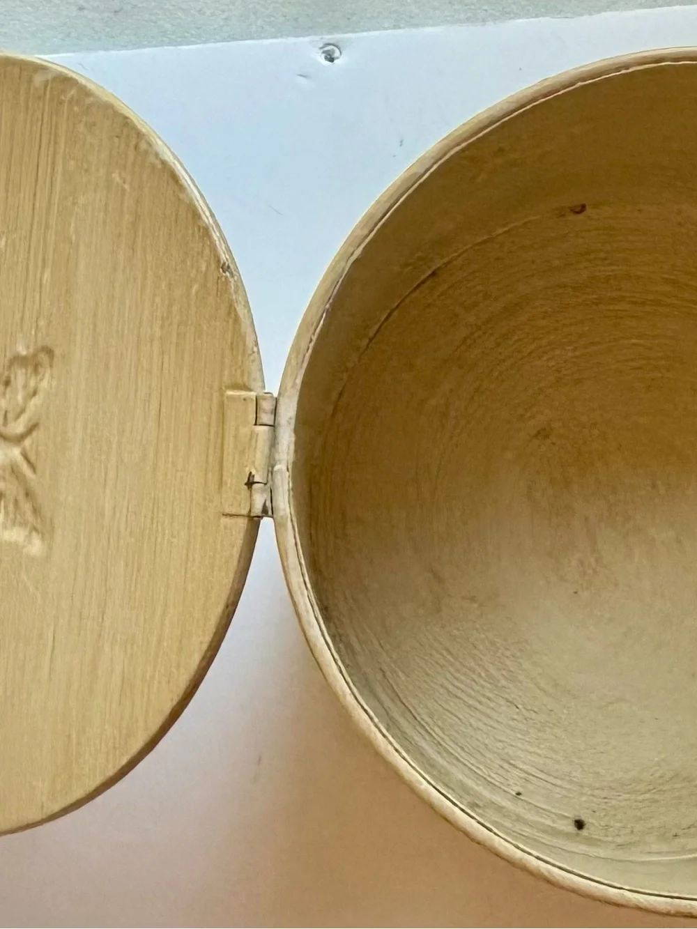 Vintage Cream Metal Oval Butterfly Trinket Box Keepsake Jewelry Case